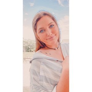 Meet your Posher, Caroline